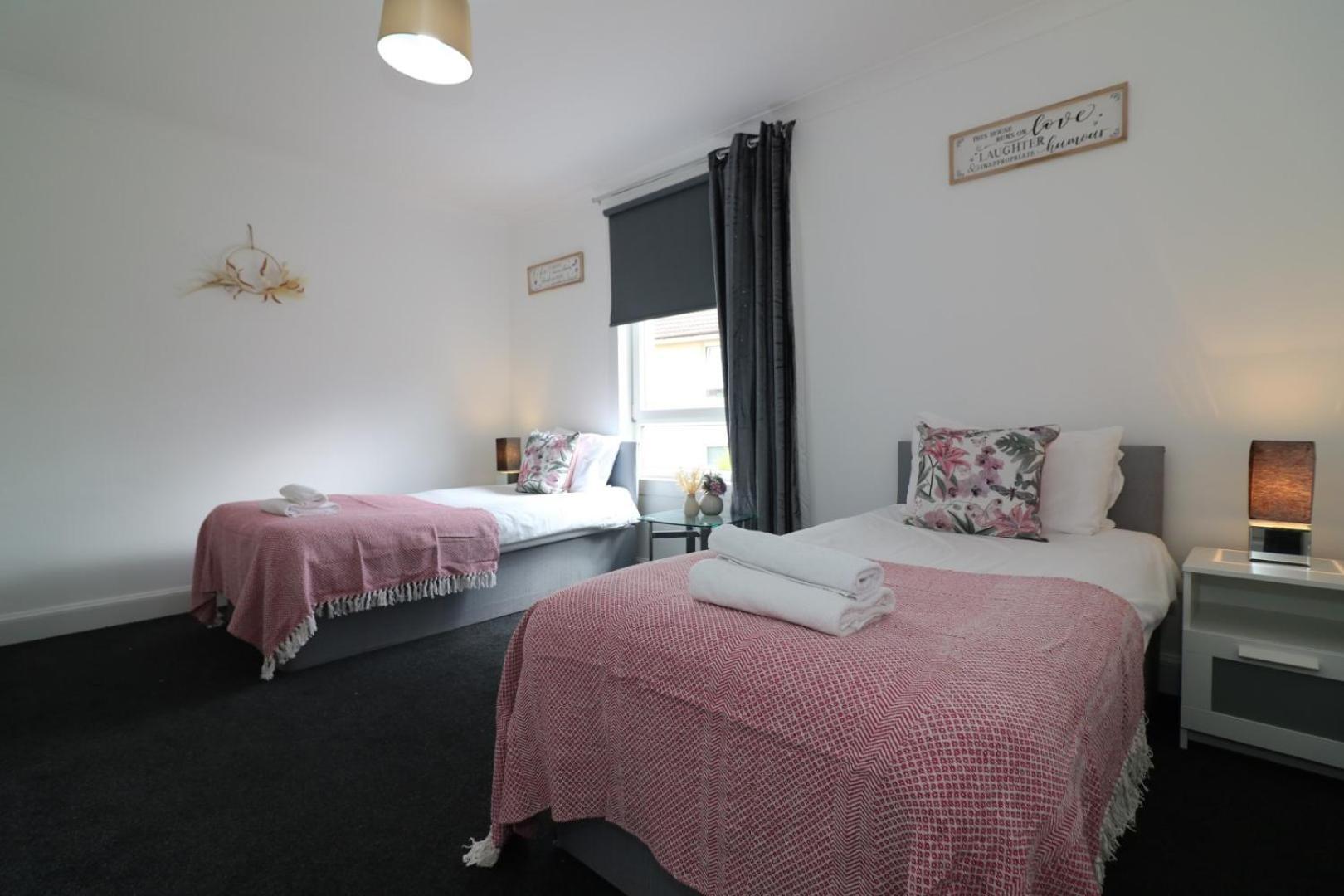 Signature - Gartlea House Daire Airdrie Dış mekan fotoğraf