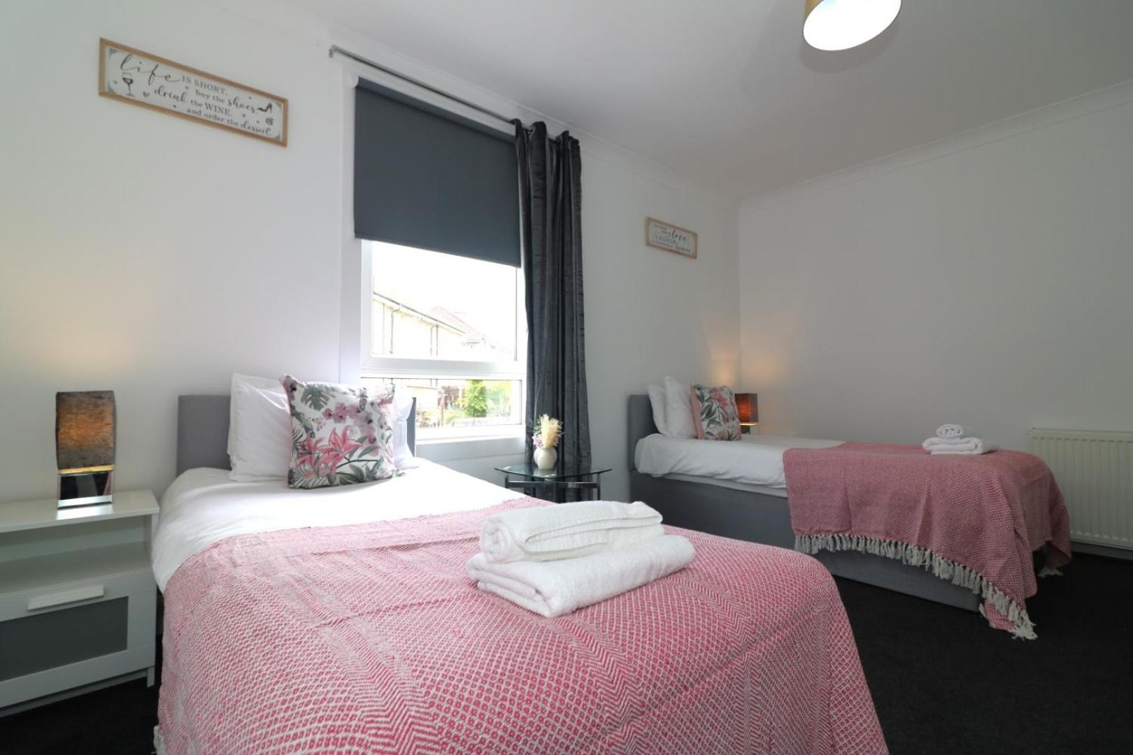 Signature - Gartlea House Daire Airdrie Dış mekan fotoğraf